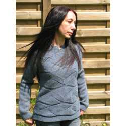 Split crew neck sweater, 100% extrafine virgin wool